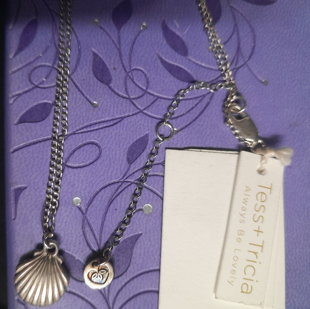 TESS + TRICIA SILVER SHELL PENDANT NECKLACE nwt